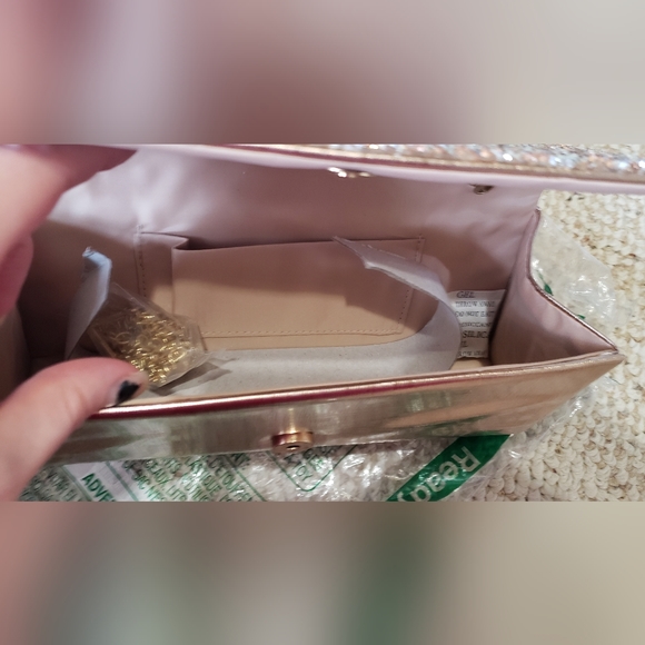 Metallic glitter rose gold purse - Picture 5 of 9